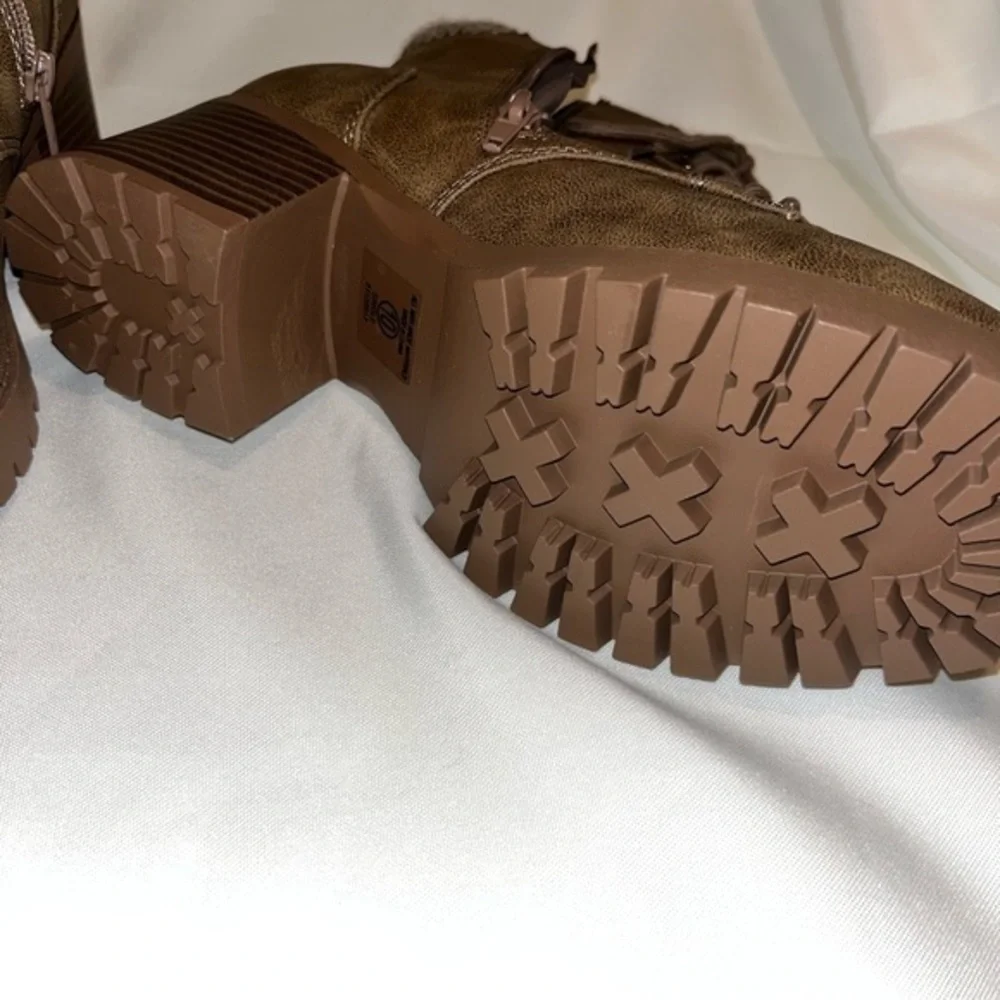 Soda‎ women ankle boots brand new size 10. Warm taupe with box. - Picture 4 of 7